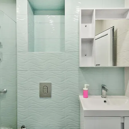 3br With Parking Nearby Opera Apartament Warna