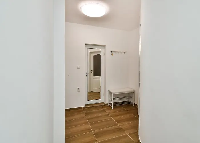 3br With Parking Nearby Opera