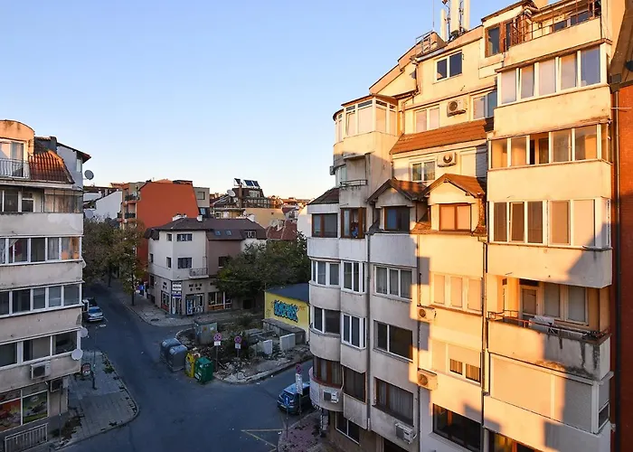 3br With Parking Nearby Opera Apartment *