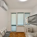 3br With Parking Nearby Opera Apartament Warna