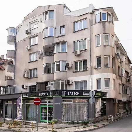 3br With Parking Nearby Opera * فارنا